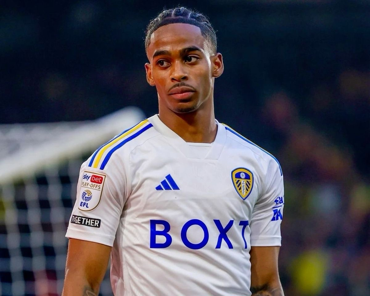 Leeds Forward Summerville on Verge of Joining Liverpool as Arne Slot's First Signing