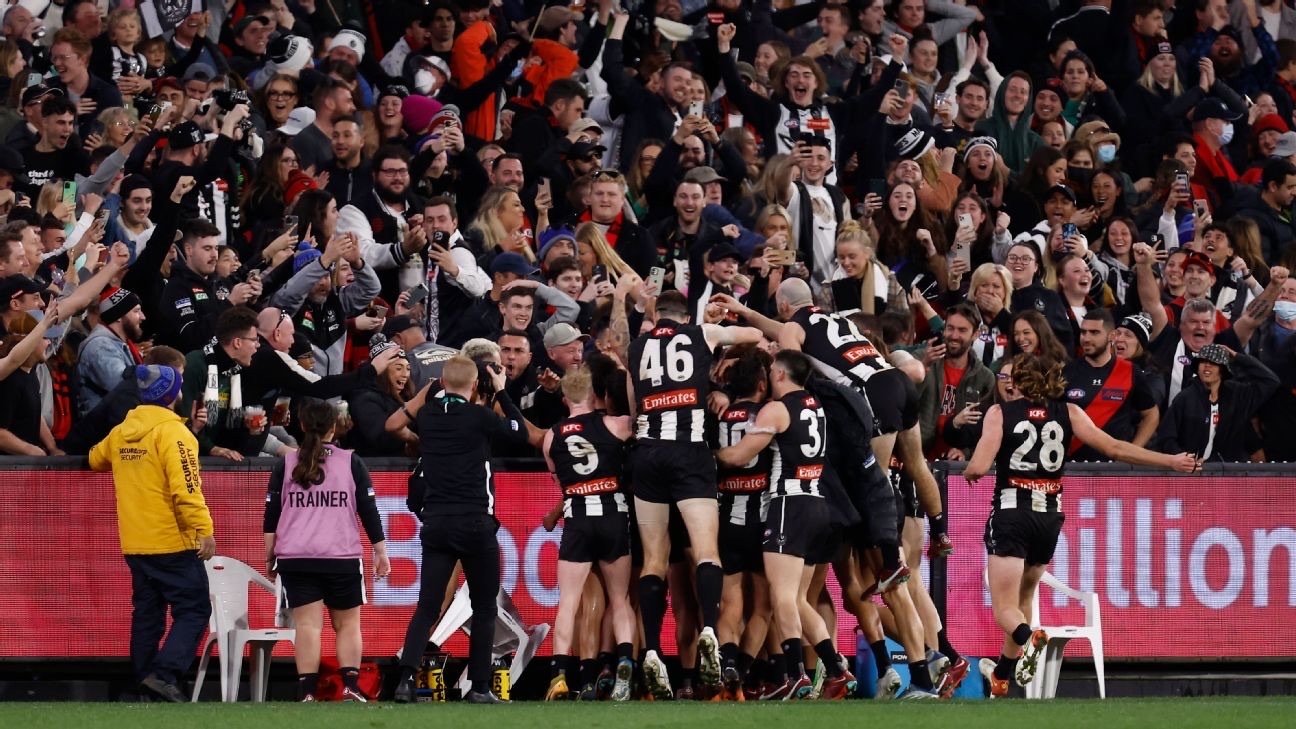Pies Win As Elliott Kicks A Goal After The Siren To Stun Fremantle