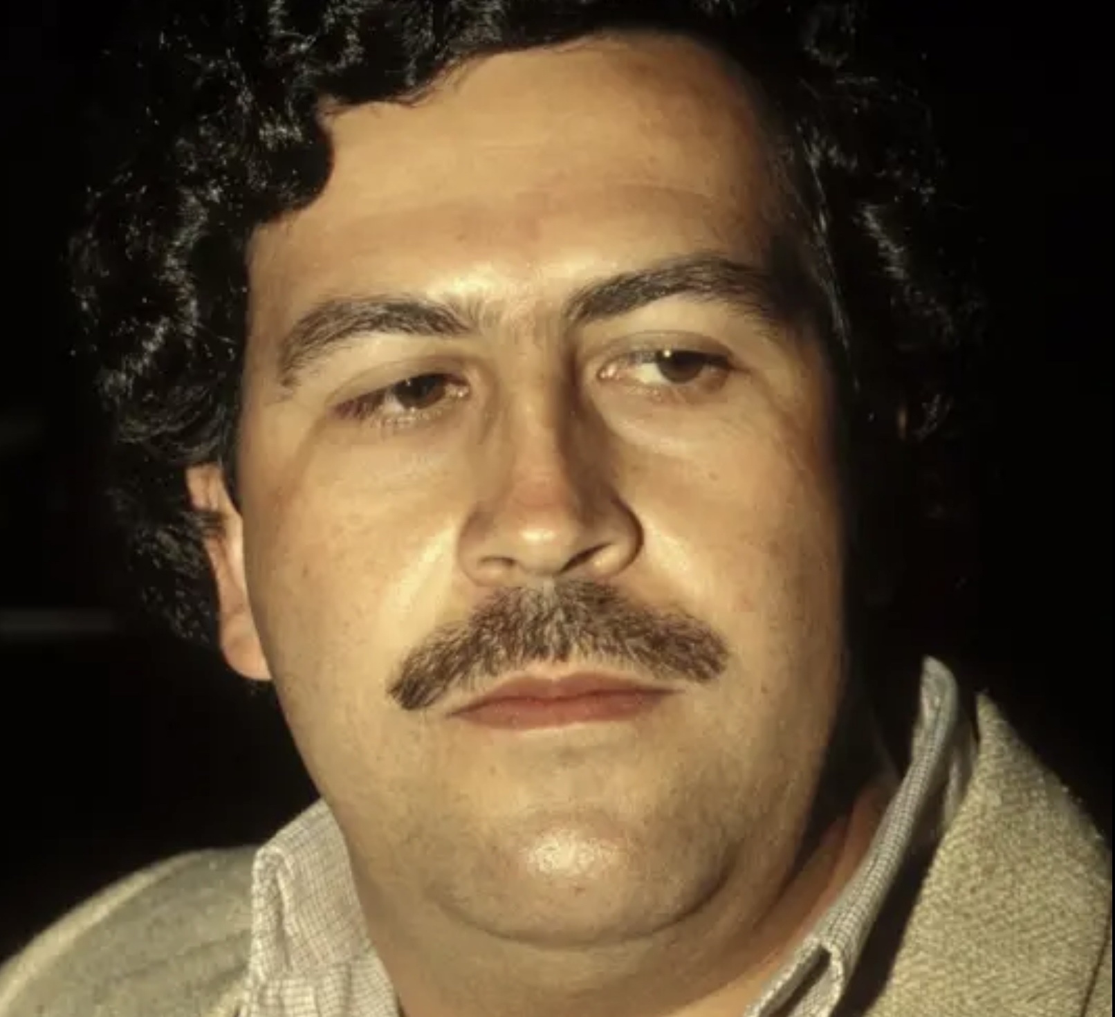 2016-2024 Prime Minister Of Colombia Pablo Escobar, Given The Title Of The Drug Leader, Being The President/Prime Minister That Takes The Most Drugs, He Gets Most Of Them From Bogotá,